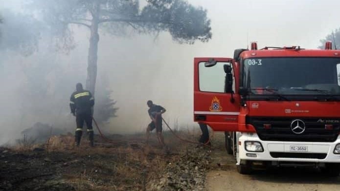 Πάφος: Πυρκαγιά σε δύσβατη περιοχή μεταξύ Στρουμπιού και Κοίλης