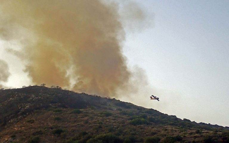 Πάφος: Σε δύο μέτωπα η πυρκαγιά στην Κούρδακα, ενισχύεται το έργο κατάσβεσης