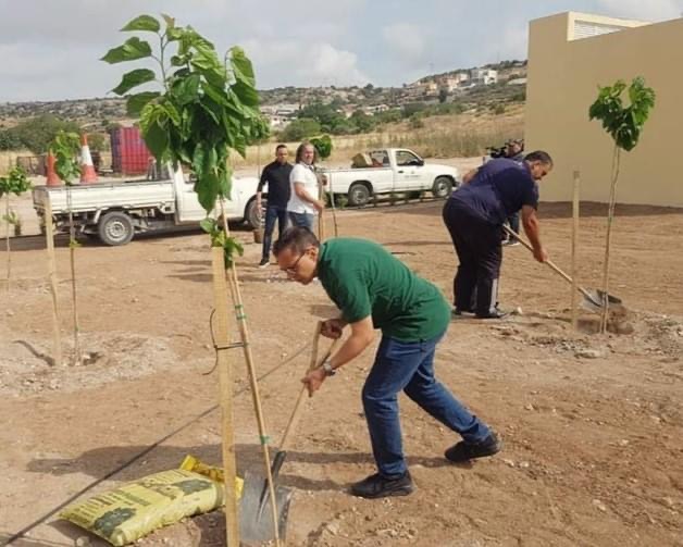 ΑΚΤΗ και Δ.Γεροσκήπου φύτεψαν 405 δέντρα σε πάρκα και σχολεία