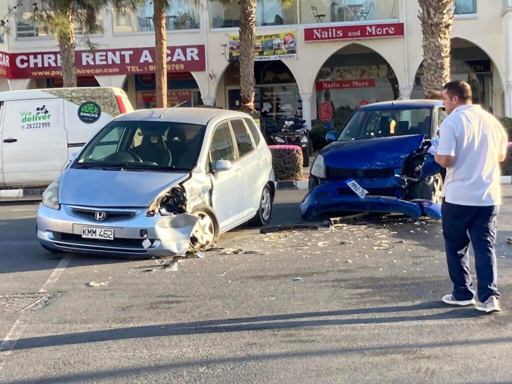 Αναστάτωση στην Πάφο-Τροχαίο με το καλημέρα σε πολυσύχναστη περιοχή