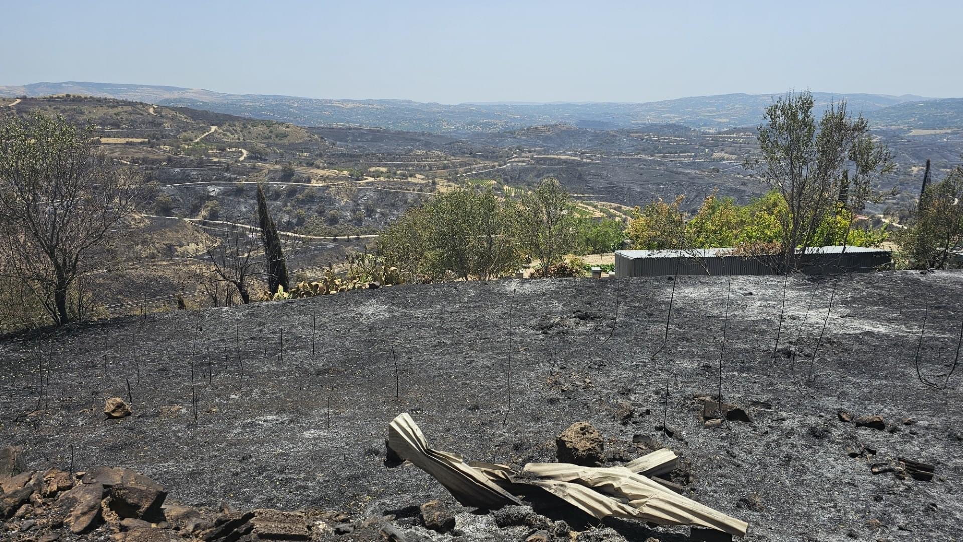 Επηρεάστηκαν 21 κατοικίες από τις πυρκαγιές στην Πάφο, λέει ο Έπαρχος