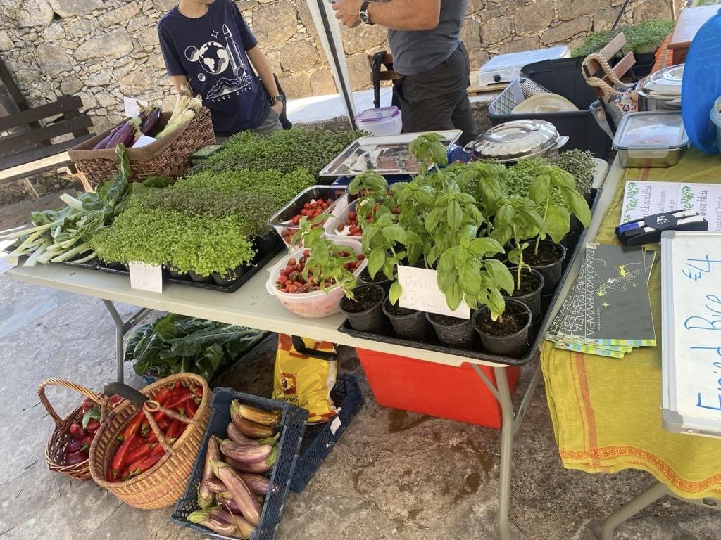 Πάνω Ακουρδάλια: Το πρώτο παζαράκι ( farmers market)