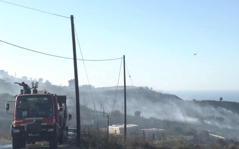 Πάφος: Υπό πλήρη έλεγχο φωτιά στην Πάνω Ακουρδάλεια