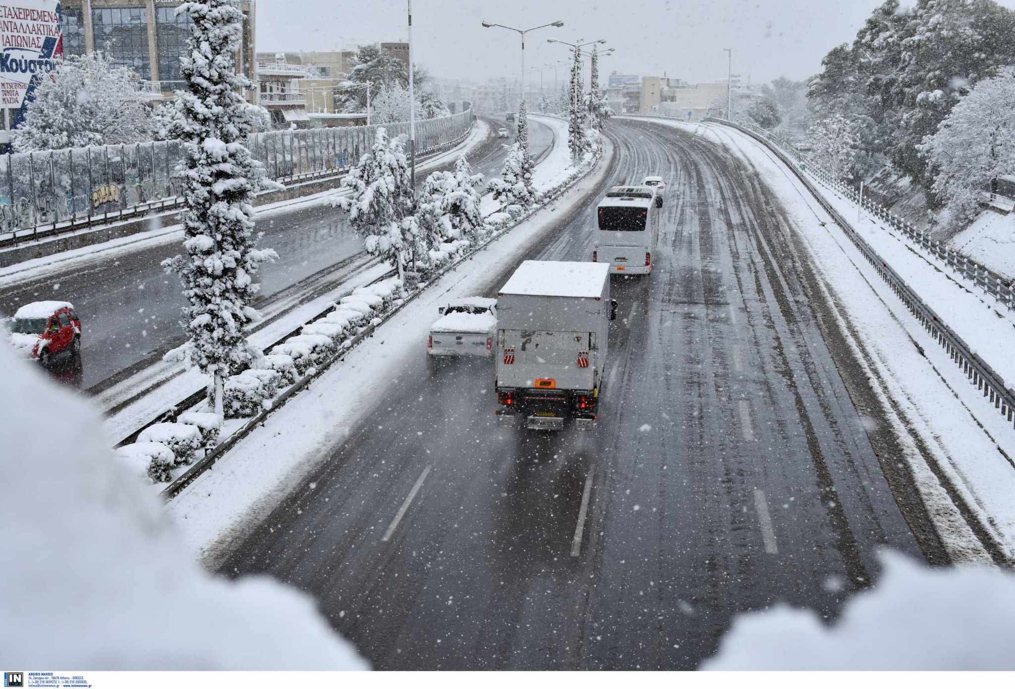 Χιονίζει στο Πισσούρι προς Πάφο (ΒΙΝΤΕΟ)